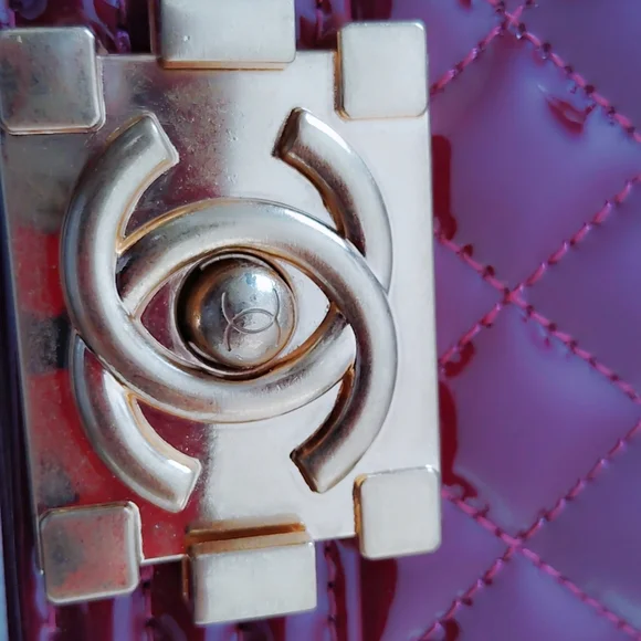 Burgundy Quilted Patent Statement Bag - Picture 4 of 8